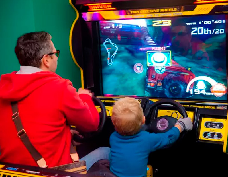 Игровая зона с автоматами