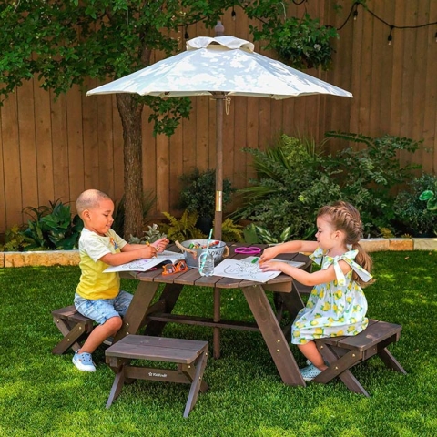 Набор детской садовой мебели KidKraft - 4 скамьи, стол, зонт, цвет коричневый PR-94