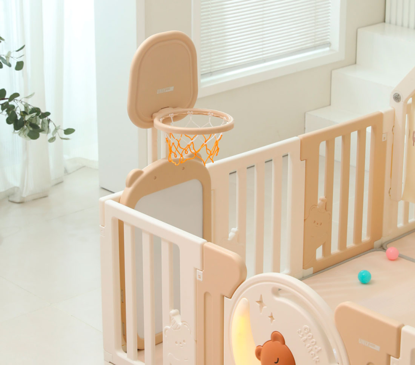 Манеж детский "Делюкс" с игровым домиком, баскетбольной стойкой, доской для рисования, качелями размер 180 x 200 см, цвет бежевый UN-22